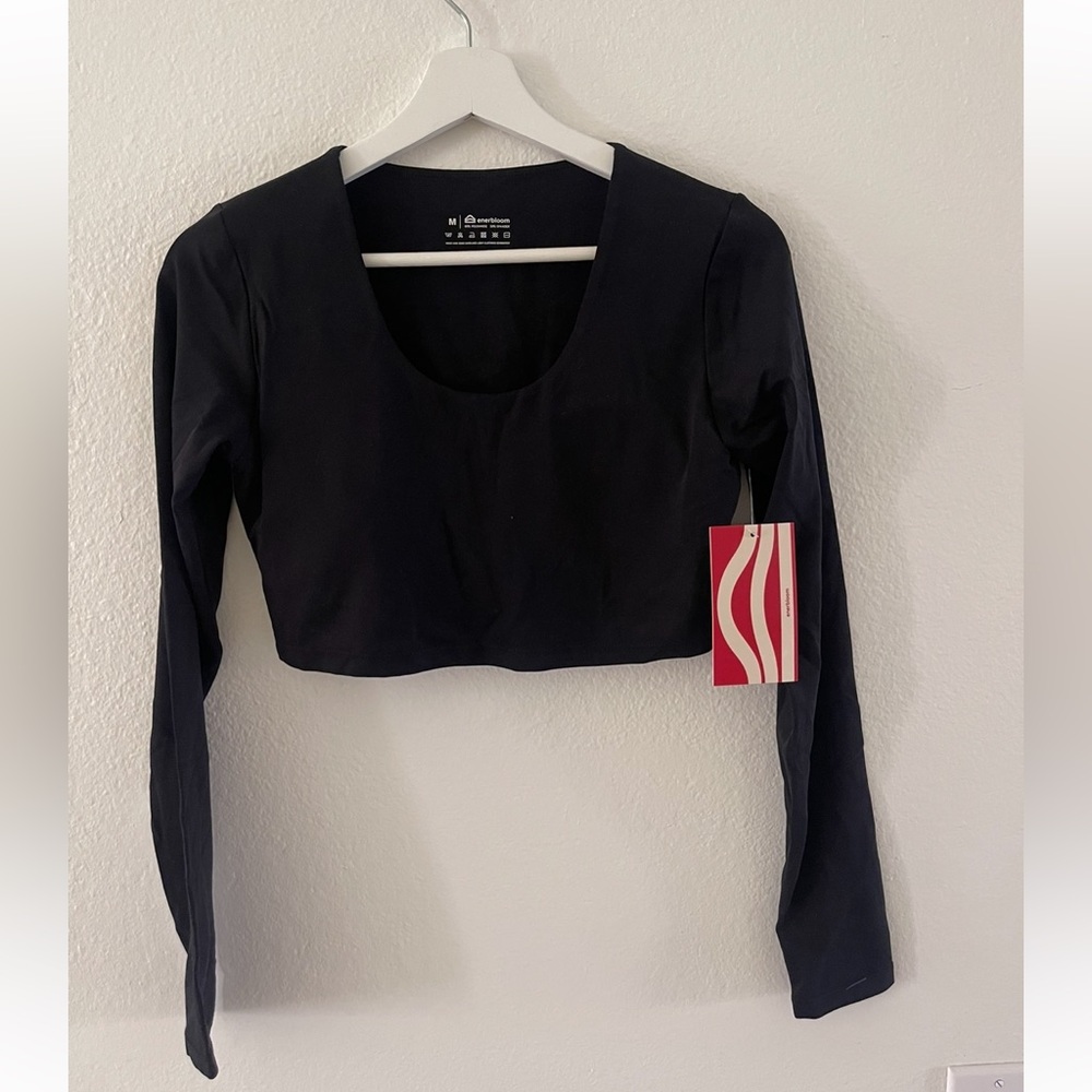 ✨Enerbloom Top✨ - Picture 2 of 5